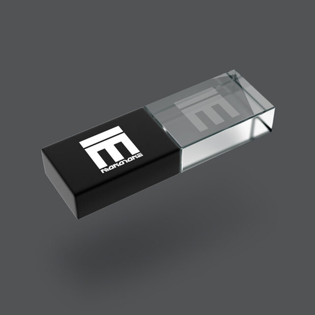 Monotone Premium USB - Mockup 2 - FINAL WEB