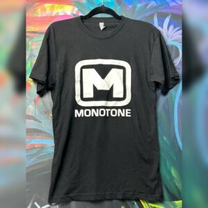 Monotone Retro Logo Vintage Tshirt